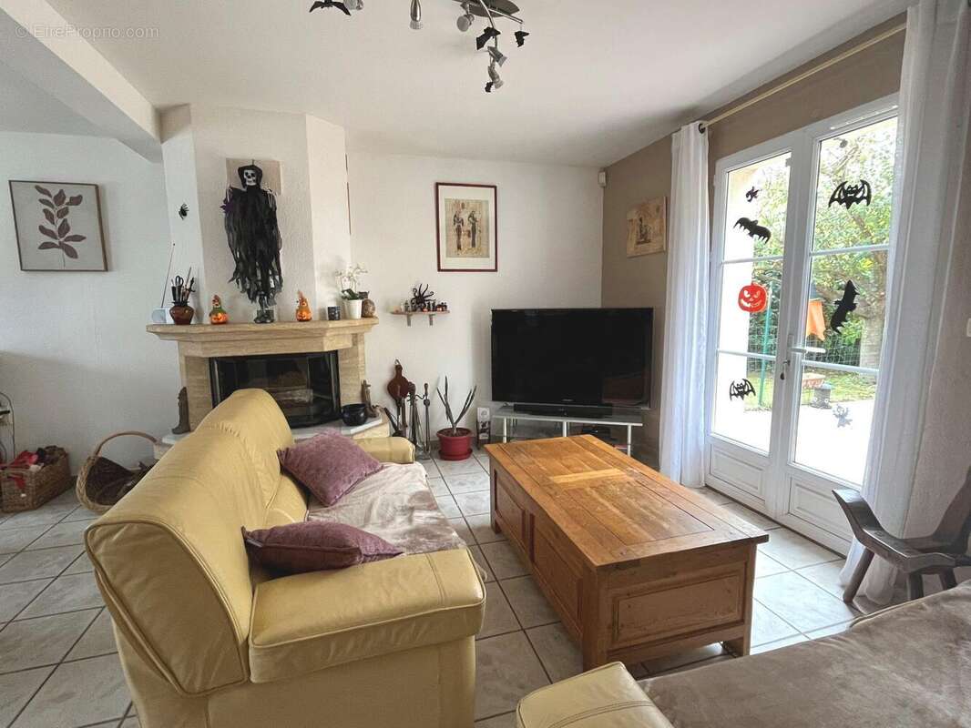 Maison à LACHELLE