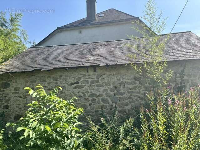 Terrain avec garage avec CU.  2098 m2 - photo 5