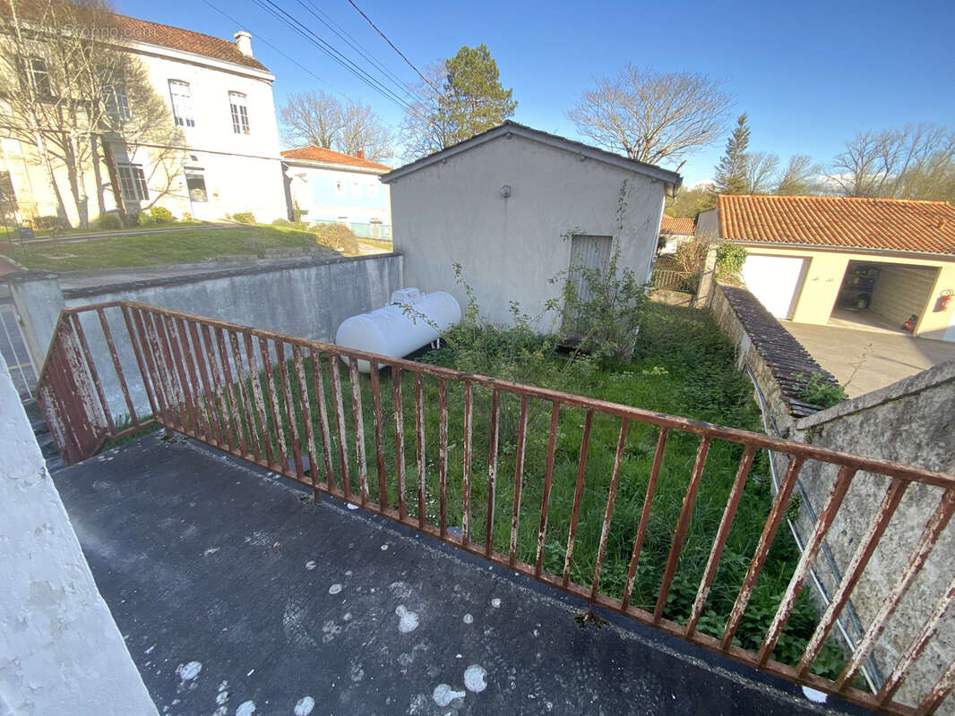 Appartement à CHALAIS