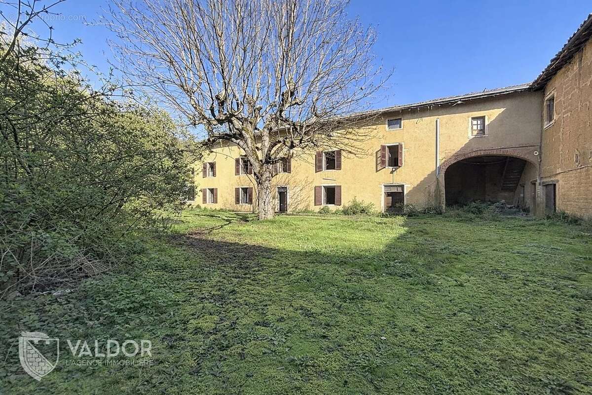 Appartement à JASSANS-RIOTTIER