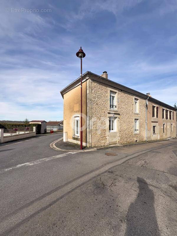 Maison à DAINVILLE-BERTHELEVILLE