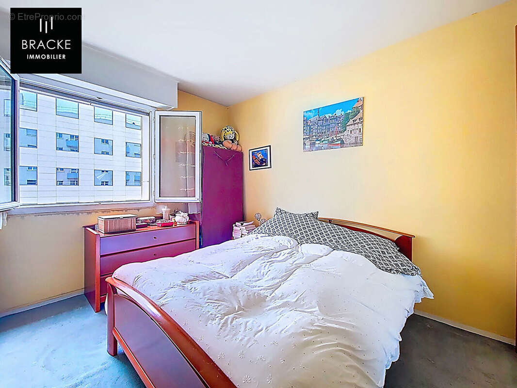 Appartement à COURBEVOIE