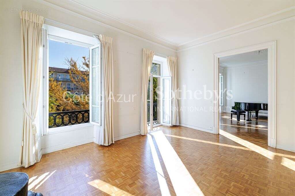 Appartement Belle Époque à rénover à Nice, fort potentiel, 190 m², Quartier Wilson - photo 2