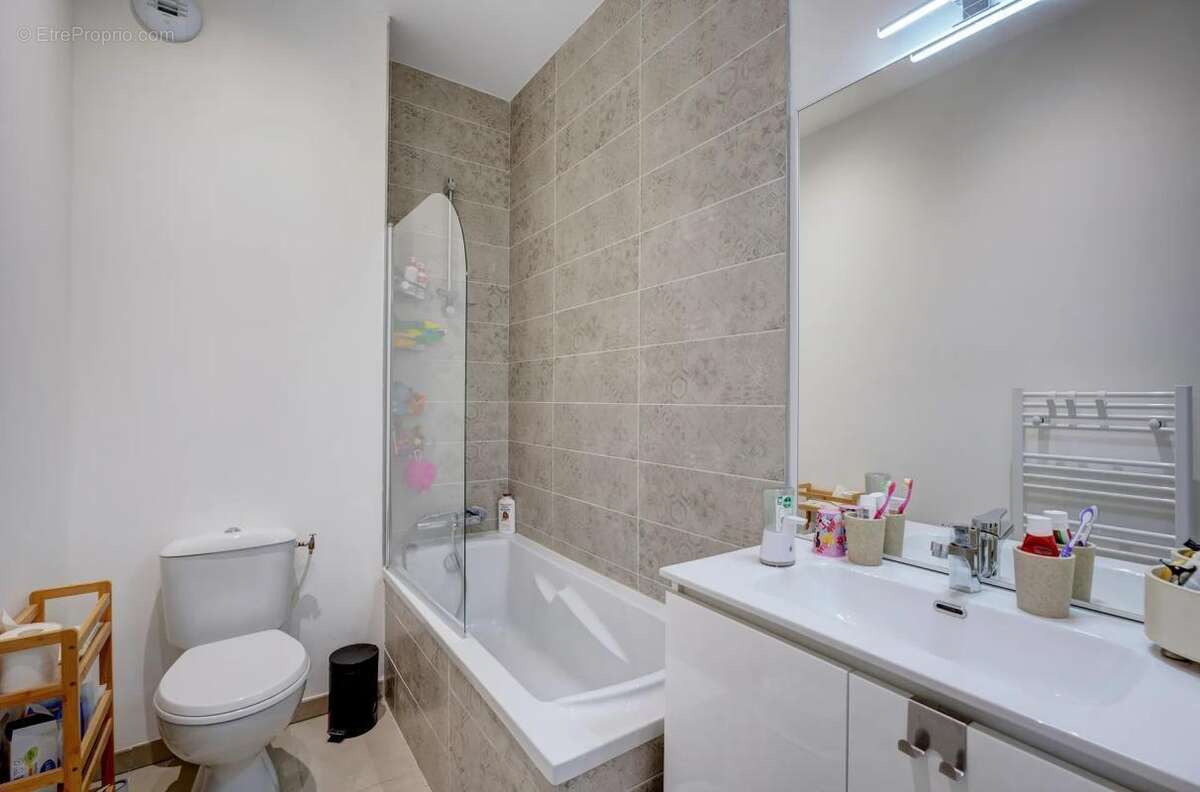 Appartement à CRAPONNE