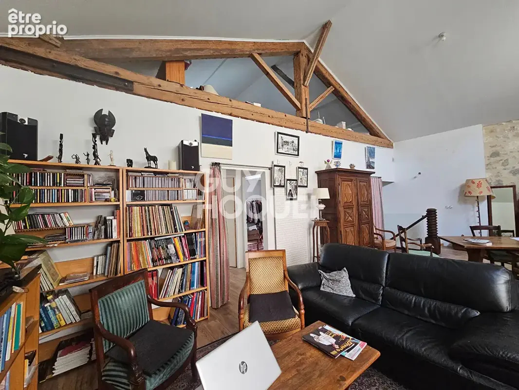 Rare à la Vente : Maison de Ville Atypique ,Charme, Calme et Garage de 115 m² - photo 4