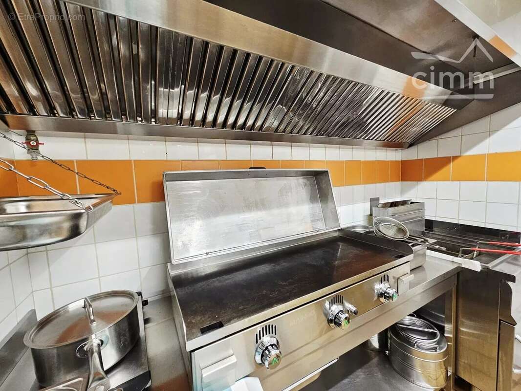 Commerce à MONTIGNAC