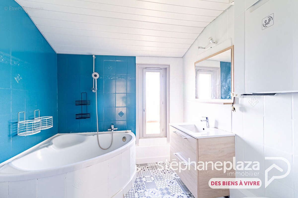 Maison à SAINT-JULIEN-SUR-VEYLE