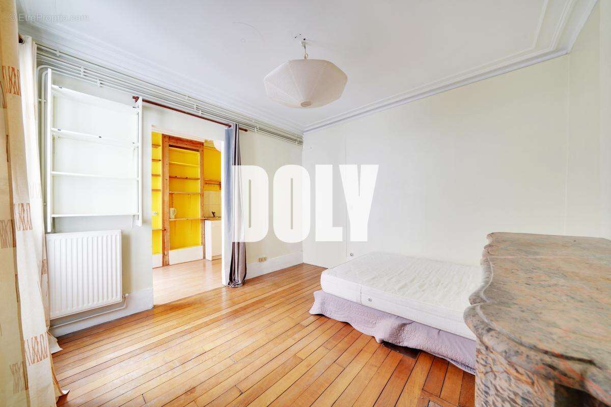 Appartement à PARIS-14E