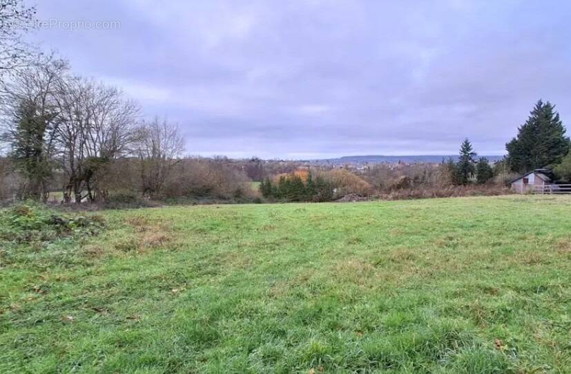 Terrain à PONT-L'EVEQUE