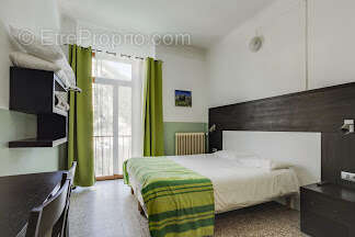 Commerce à SISTERON