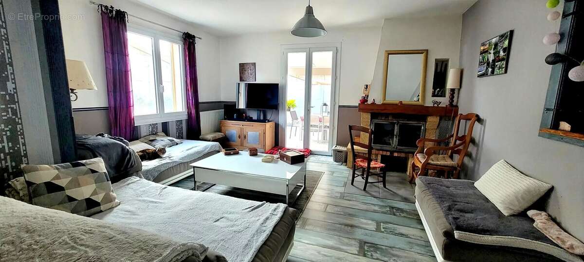 Maison à SAINT-MARTIN-LACAUSSADE