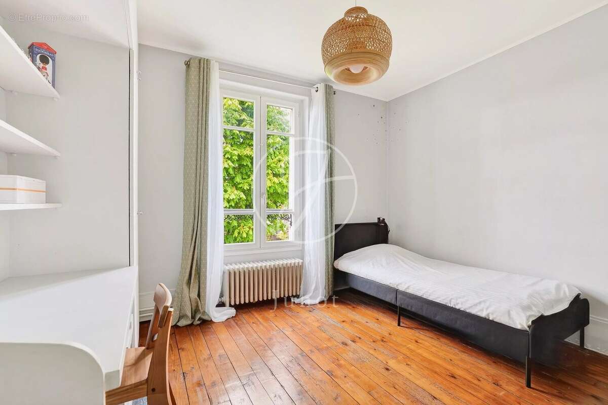 Maison à LE VESINET