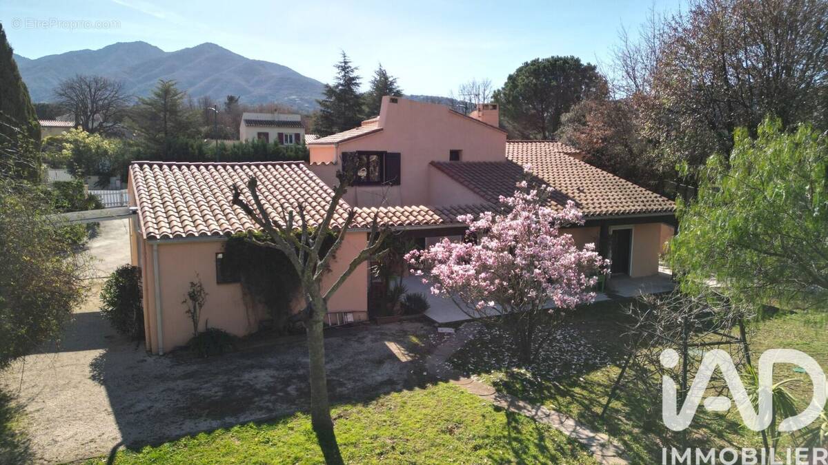Photo 1 - Maison à MONTESQUIEU-DES-ALBERES