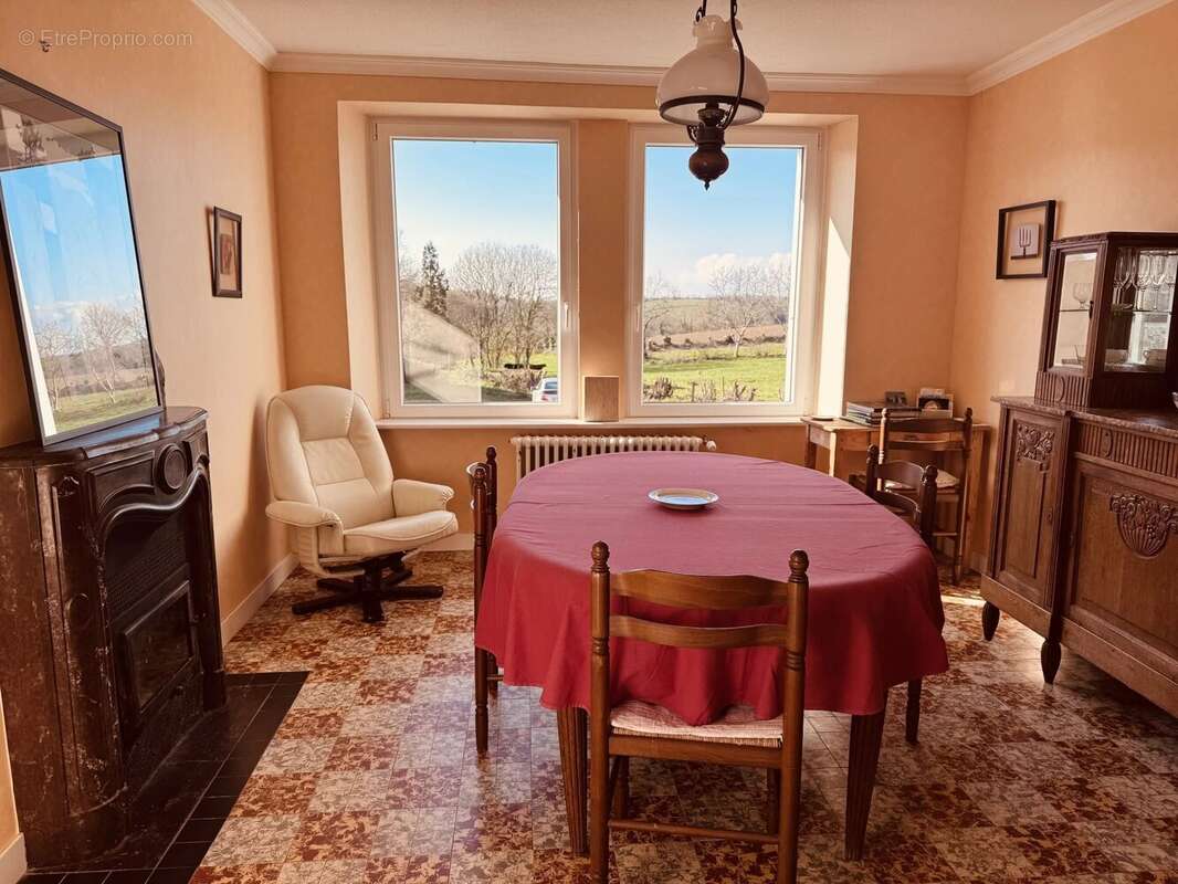 Maison à SAINT-SEGAL