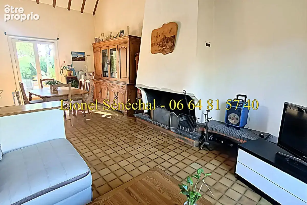 Maison 8 pièces de 135 m2 habitables avec un sous sol complet sur une parcelle de plus de 1 700 m2 - photo 4