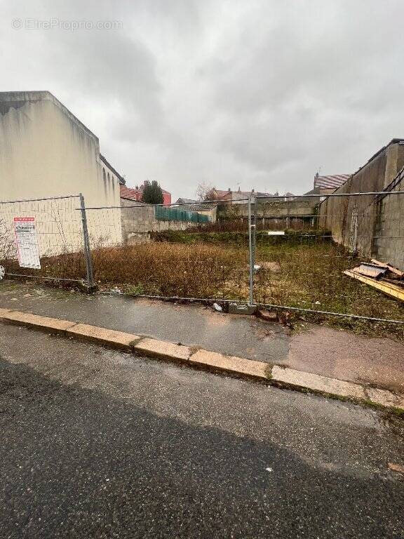 Terrain à LE CREUSOT