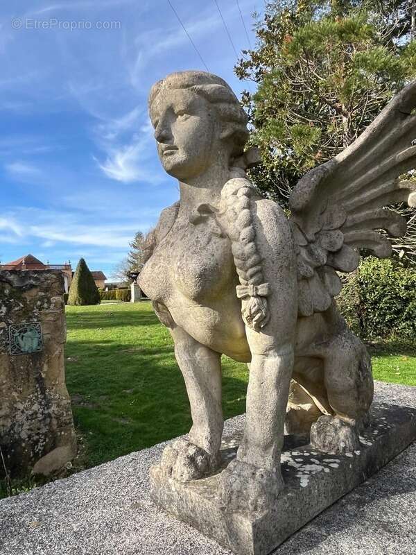 ELEGANT CHATEAU XVIIIs, sans travaux, sur 1 hectare clos de murs, jardin paysagé, chapelle, orangerie, dépendances, pour famille - photo 23