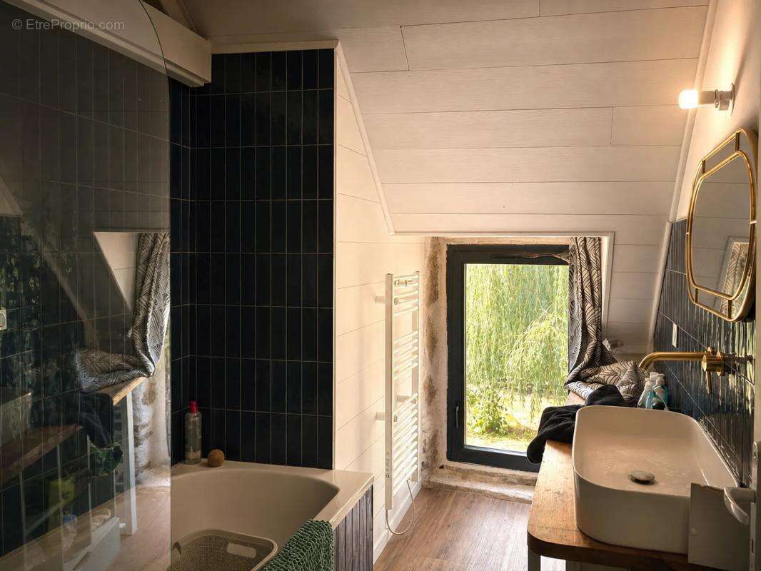 Maison de 13 pièces de 380 m² à Évellys - photo 7