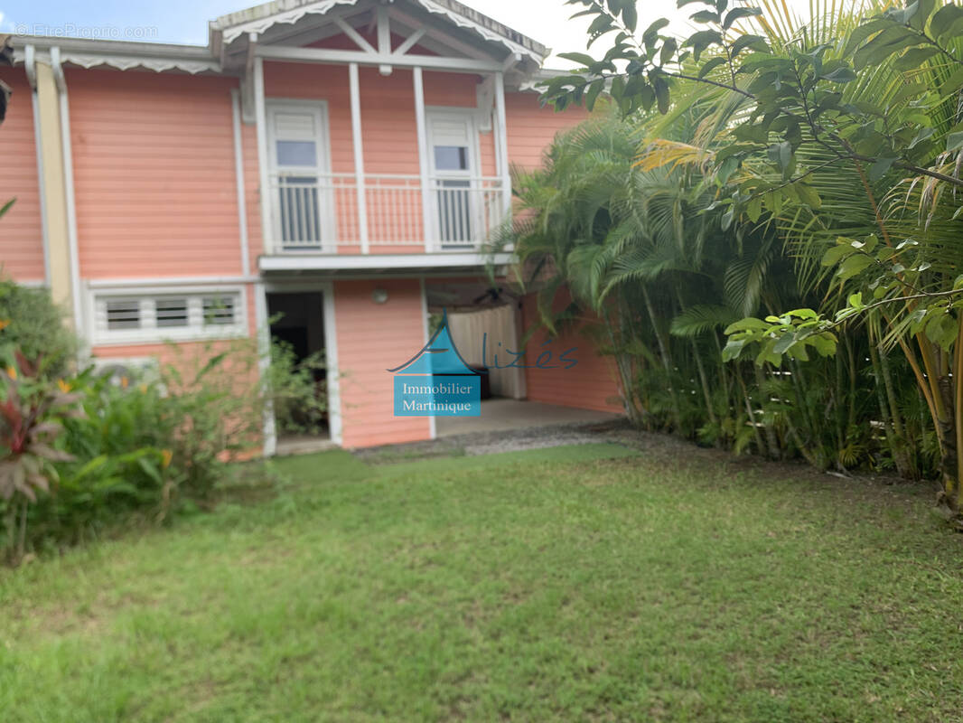 Maison à LES TROIS-ILETS