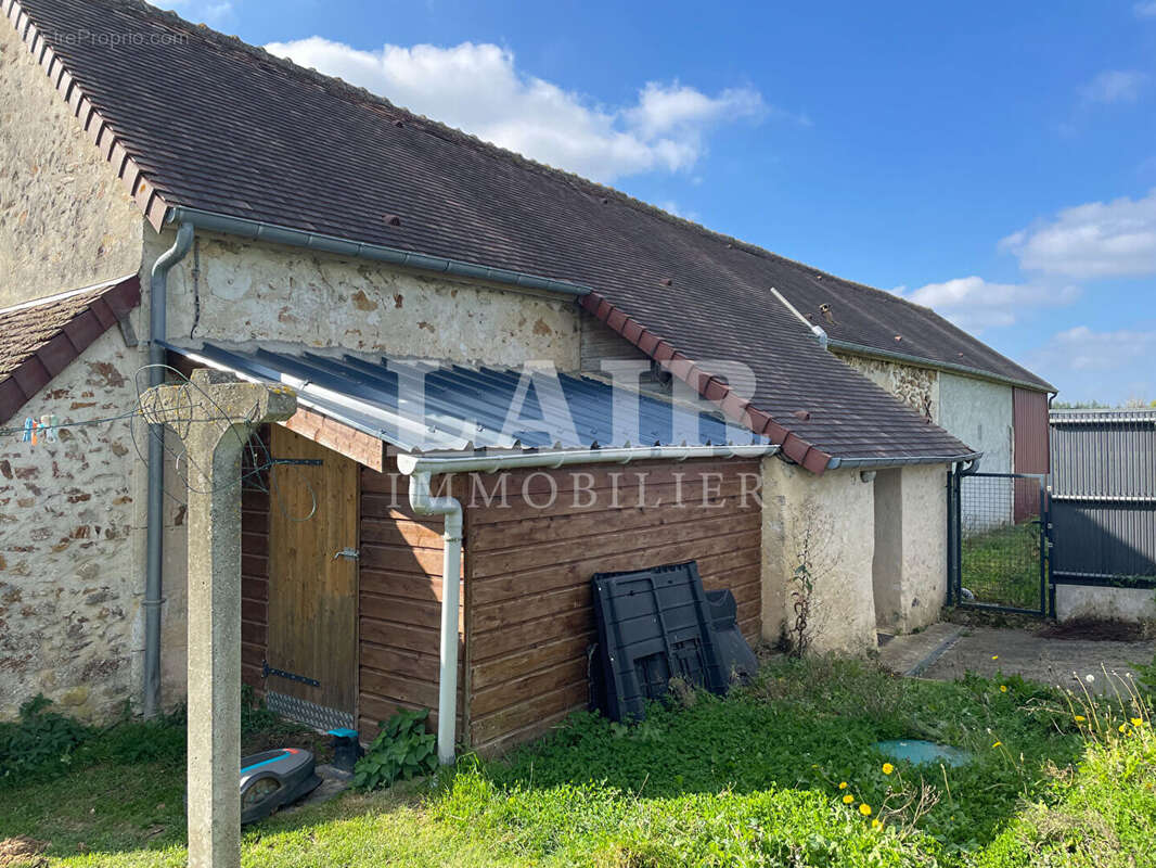 Longère en campagne, secteur Mamers, réf B15505 - photo 11