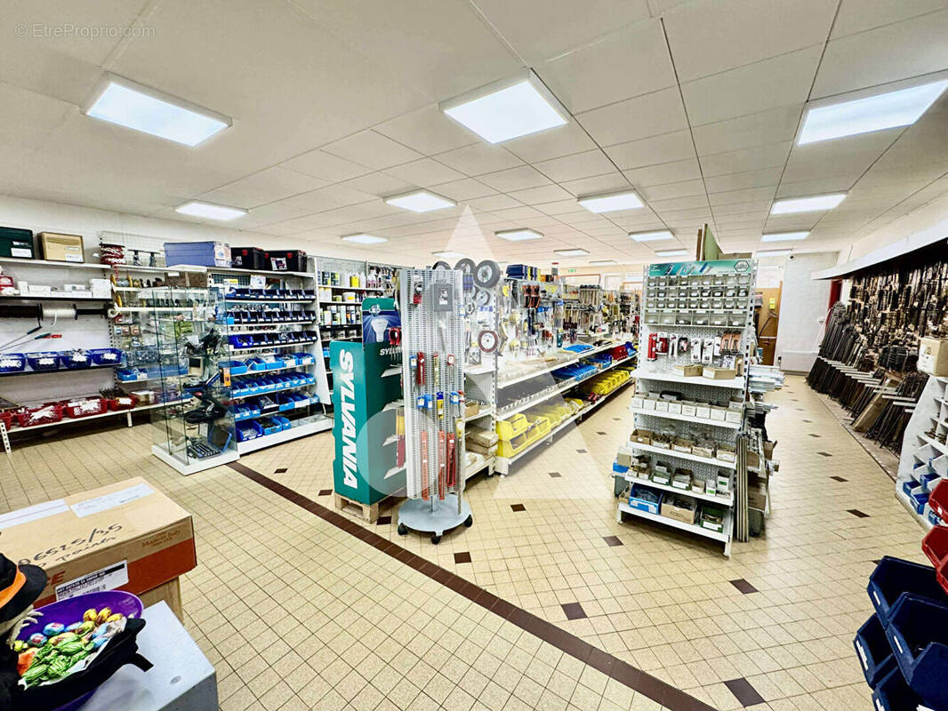 Commerce à LIFFOL-LE-GRAND