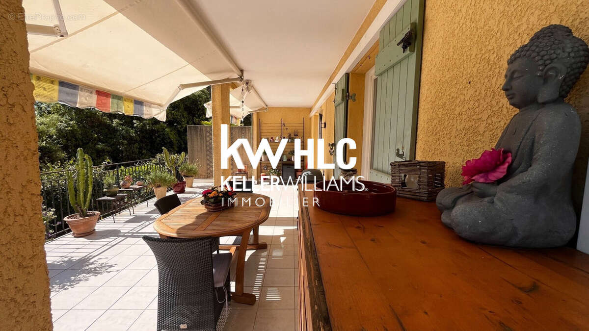 Appartement à MOUGINS