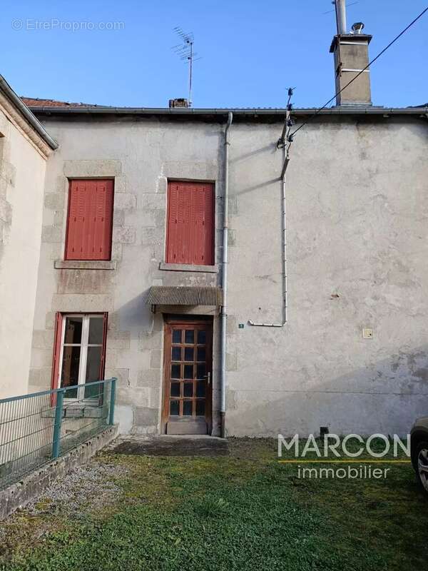 Maison à LAVAVEIX-LES-MINES