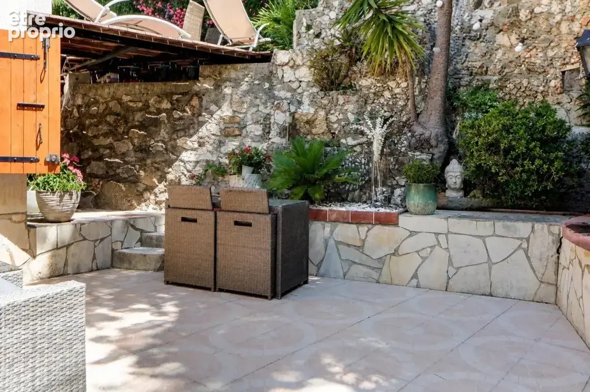 Maison familiale rénovée avec véranda, terrasse, jardin et double cave – Nice Est, secteur résidentiel sécurisé - photo 4