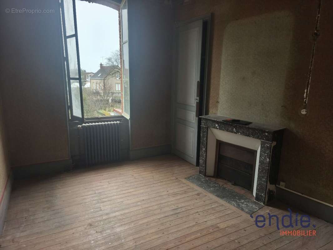 Maison à COSNE-D'ALLIER