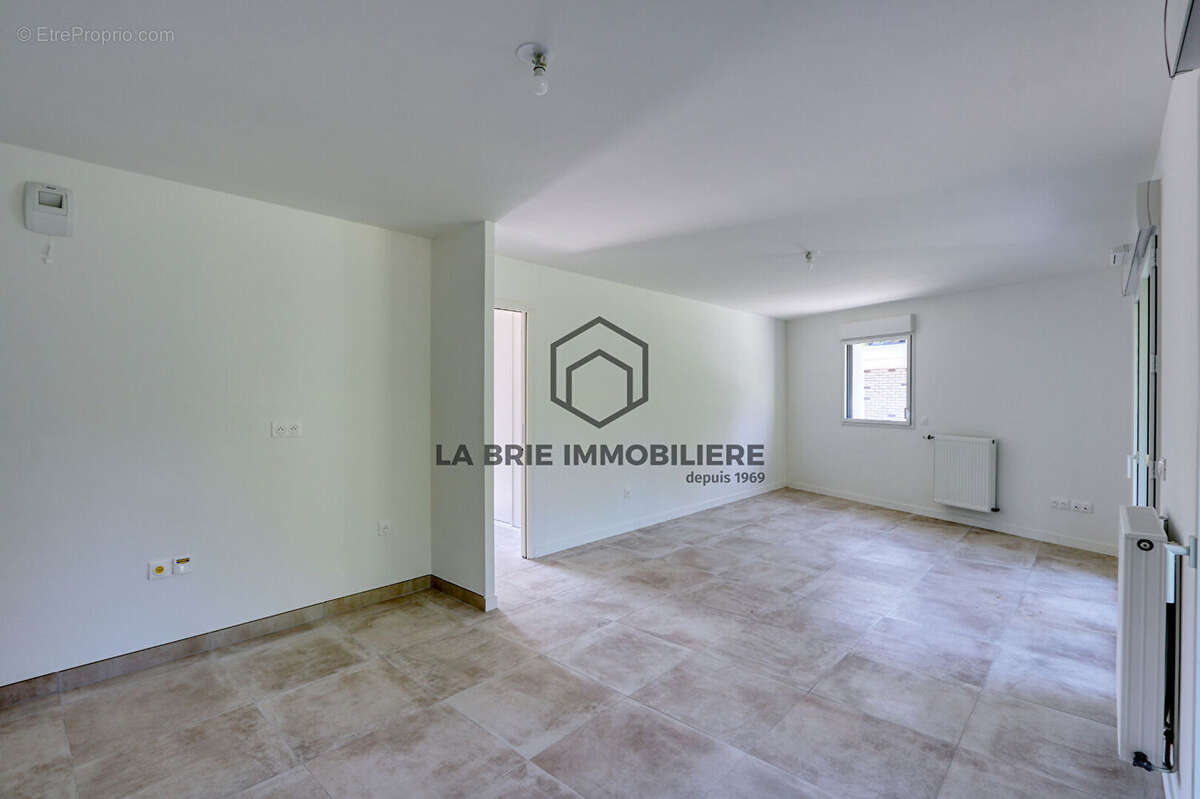 Appartement à RUBELLES