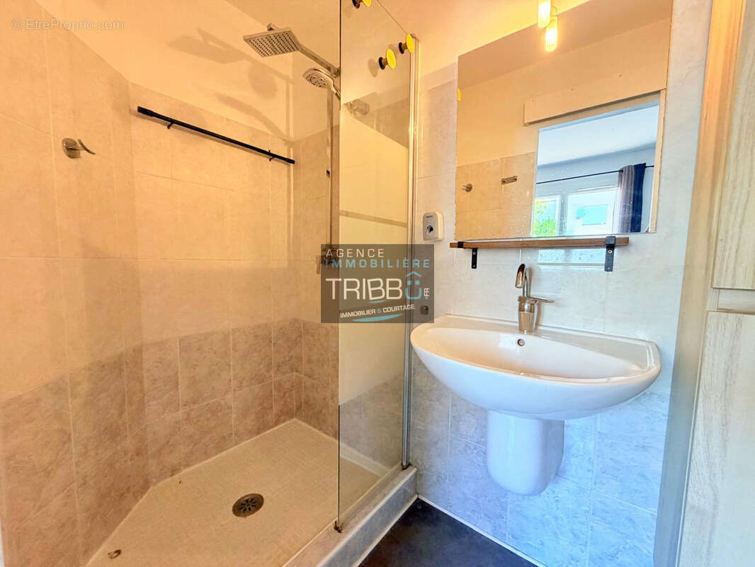 Appartement t2 de 50 m2 en rez de jardin avec grande terrasse et stationnement - perpignan - universite - photo 7