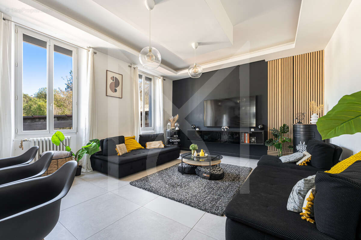 Appartement à MARSEILLE-11E