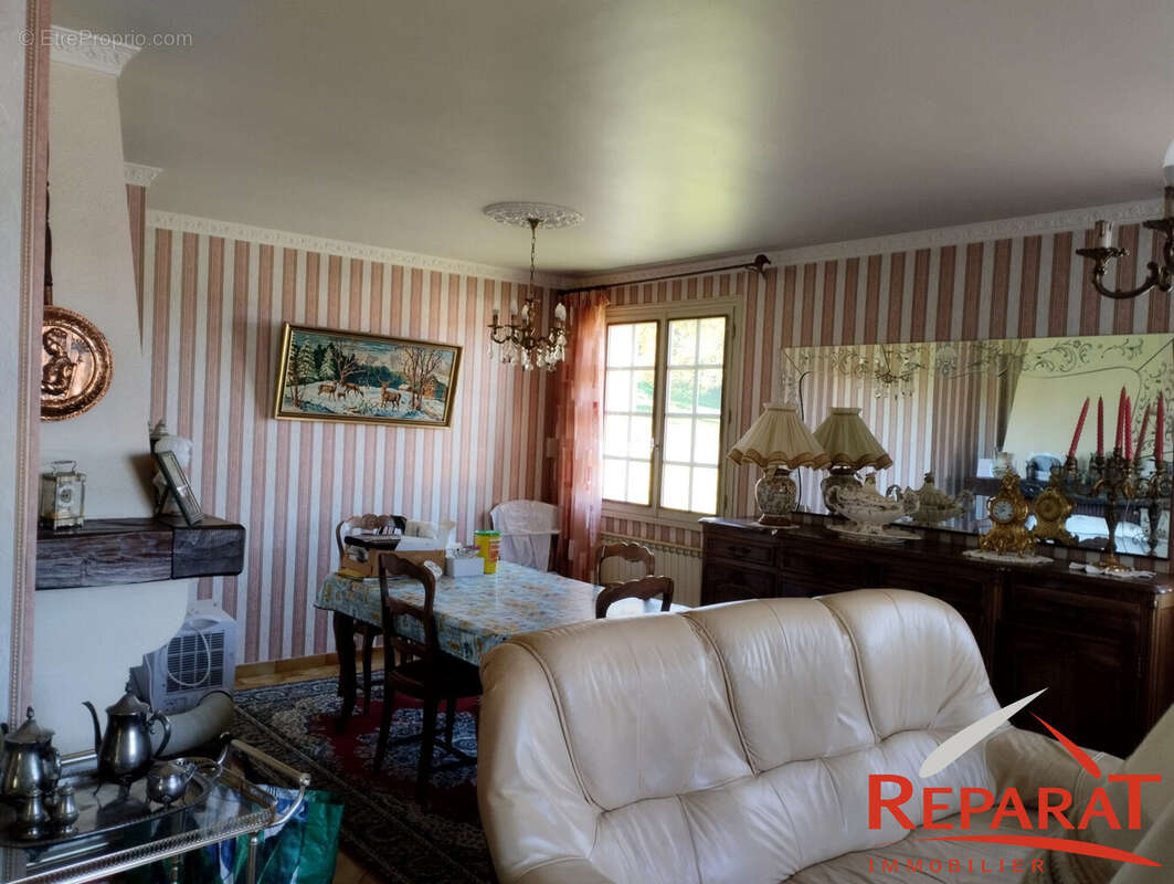 Maison à SAINT-AULAIRE