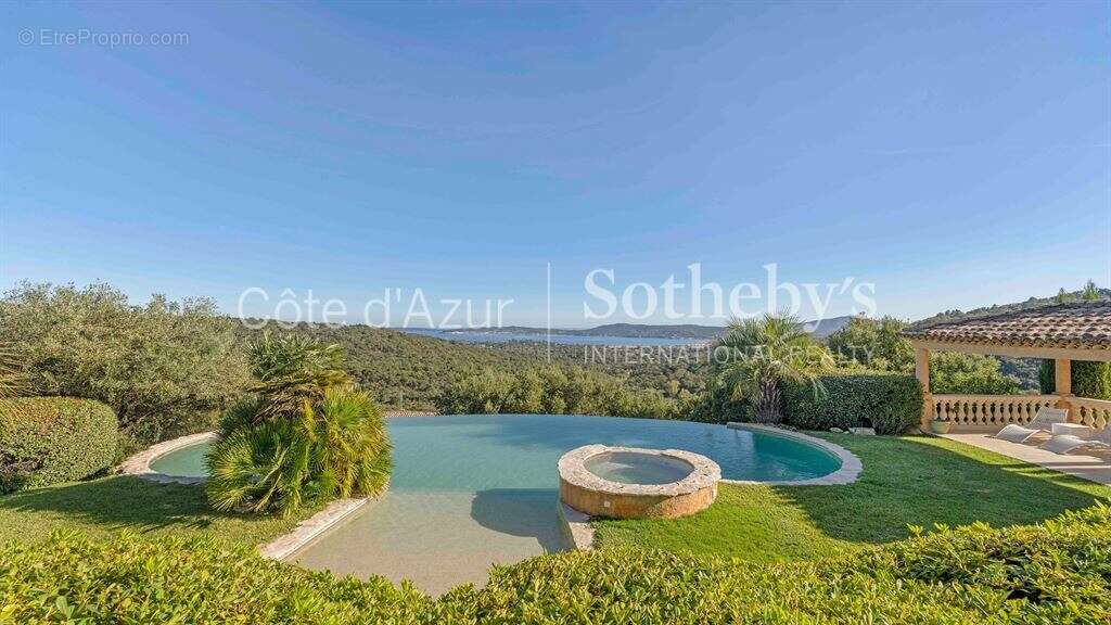 Maison de prestige à vendre dans le Golfe de Saint-Tropez, avec héliport privé - photo 19