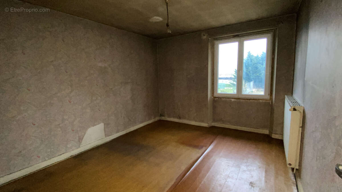 Maison à BROUSSEY-RAULECOURT