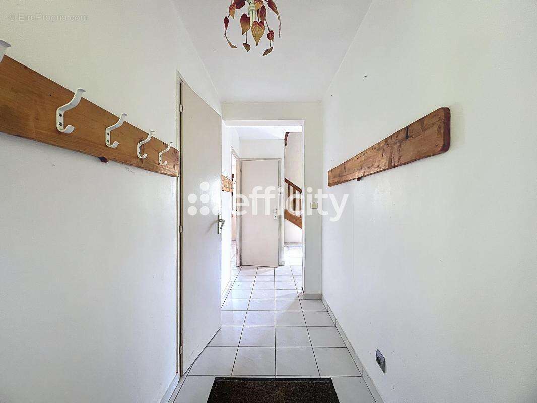 Maison 156 m² à Marignier  - photo 7