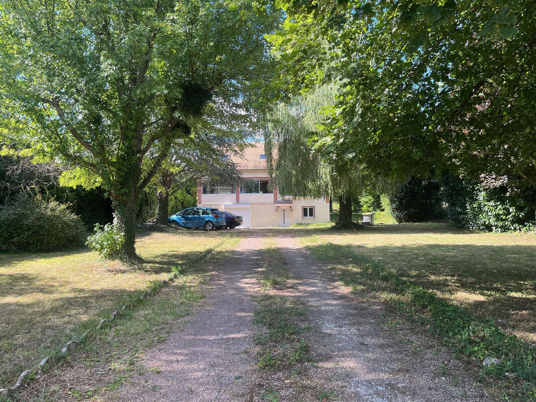 Maison à FONTAINE-LA-GAILLARDE