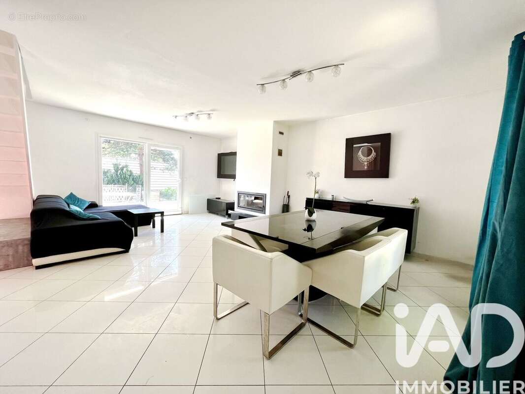 Photo 3 - Maison à CORBEIL-ESSONNES