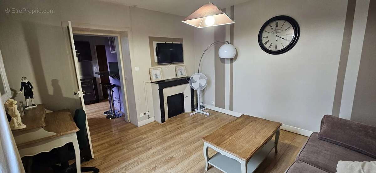 Appartement à DAMPIERRE-EN-YVELINES