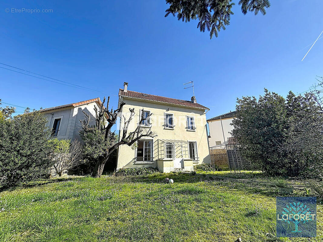 Maison à VIGNEUX-SUR-SEINE