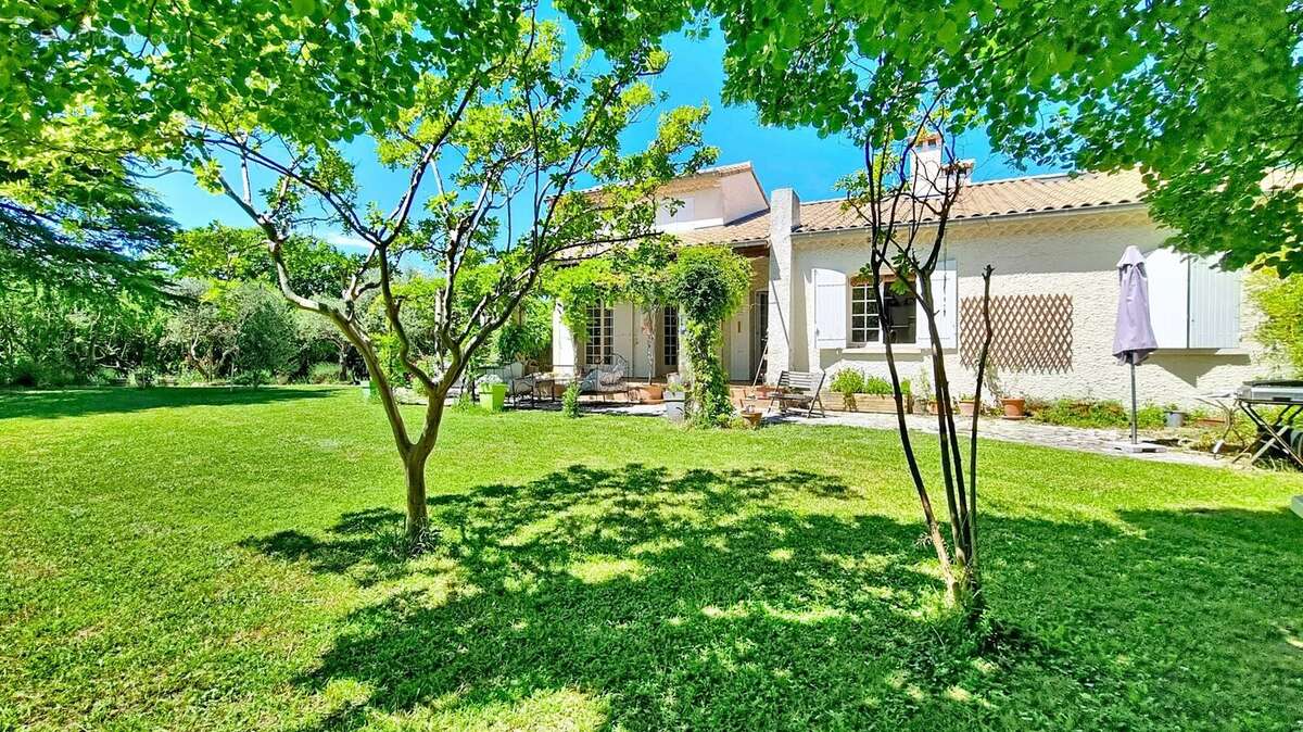 Maison 270 m² à Chateaurenard  - photo 2