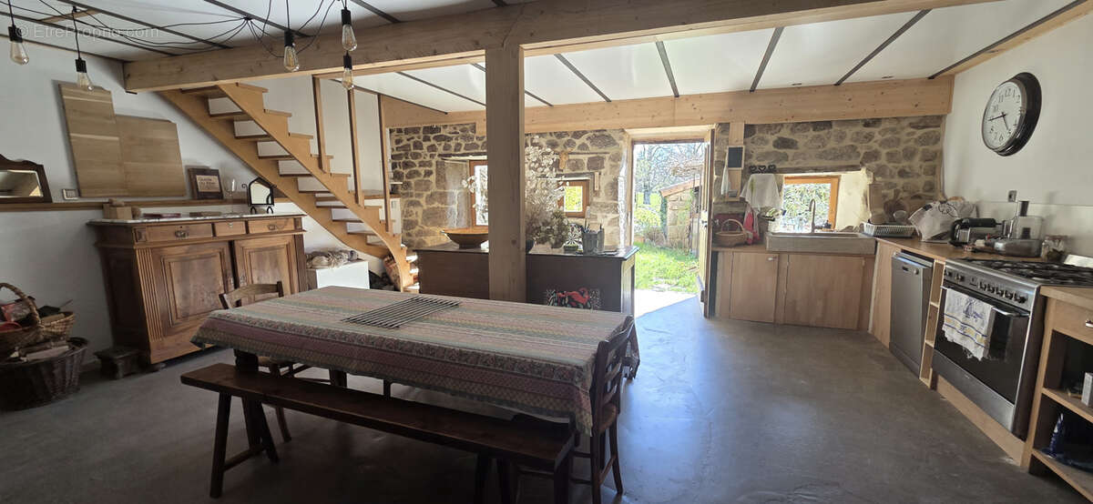 Maison à VERNOUX-EN-VIVARAIS