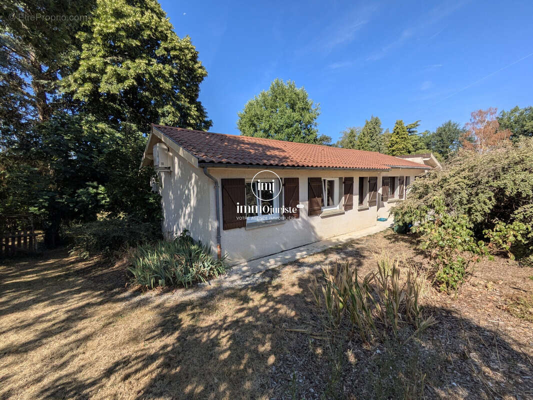 Maison 141 m² à Verneuil-Sur-Vienne  - photo 2