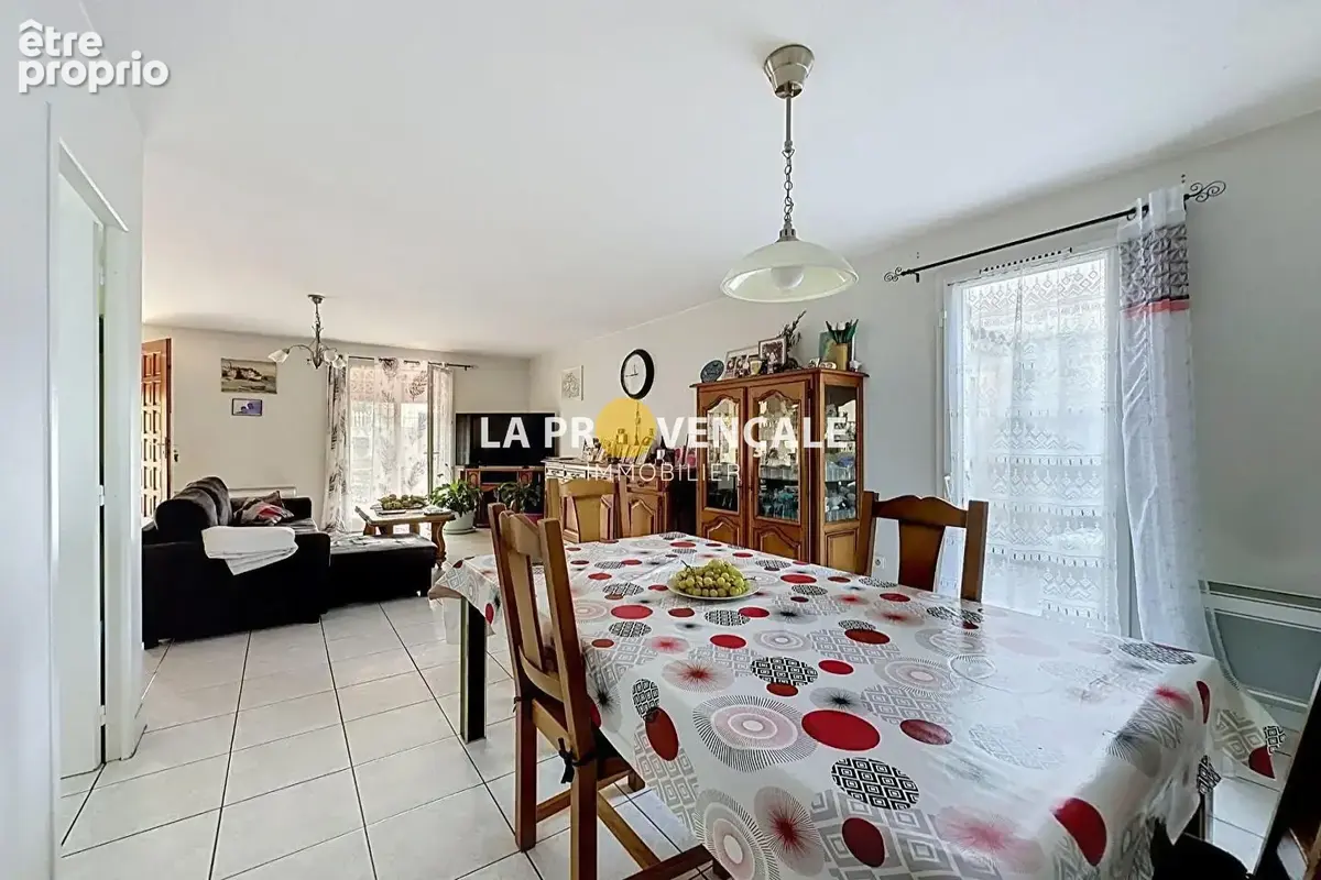 Maison 4 pièces 87 m² à vendre à Trets (13530) - photo 6
