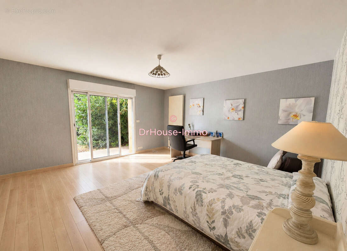 Maison 183 m² à Begles  - photo 14