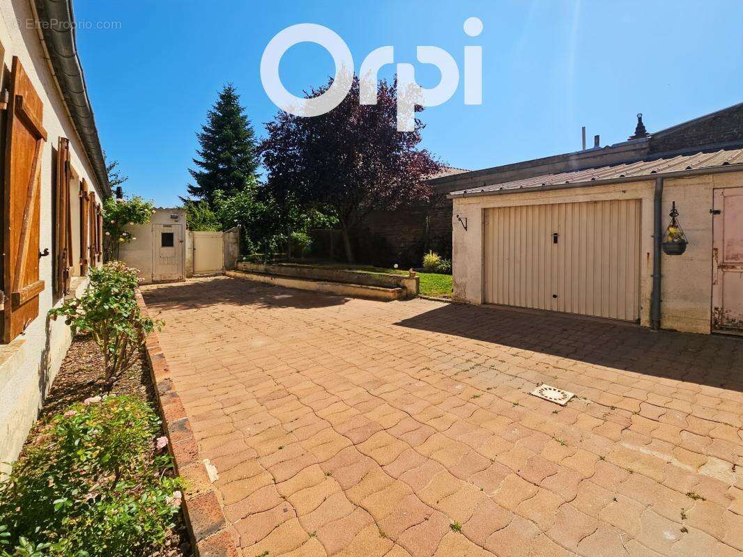 Maison à GRANDFRESNOY