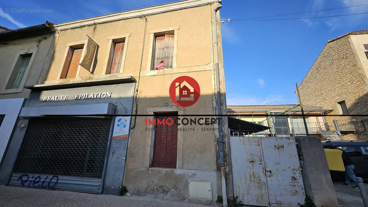 Appartement à BAGNOLS-SUR-CEZE