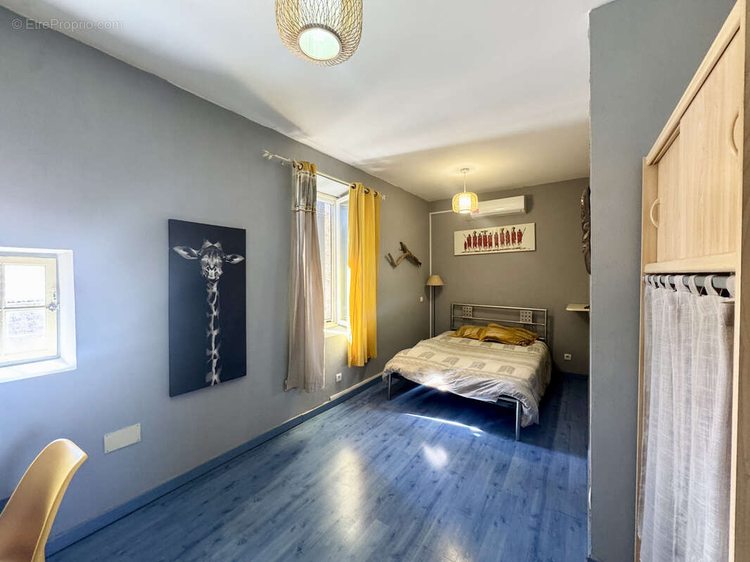 Maison à GALLARGUES-LE-MONTUEUX