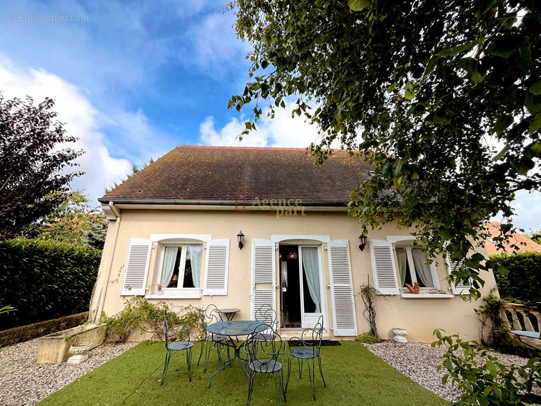 Maison à MOULT