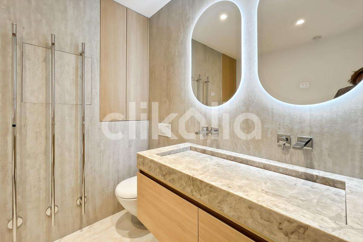 Appartement à PARIS-7E